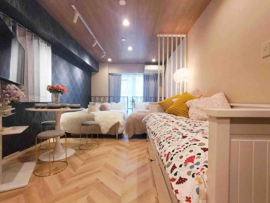 Apartemen デザイナーズルーム新宿 エレベーター付　繫華街に至近 最大6人 　飲食店集中　買い物便利